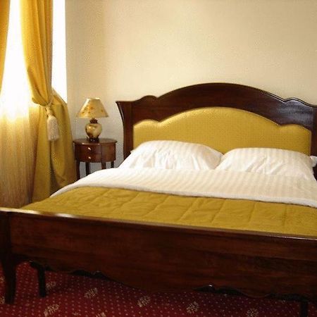 Hotel Maryo Плоєшті Екстер'єр фото