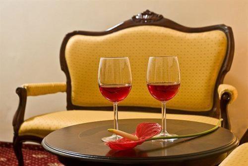 Hotel Maryo Плоєшті Екстер'єр фото